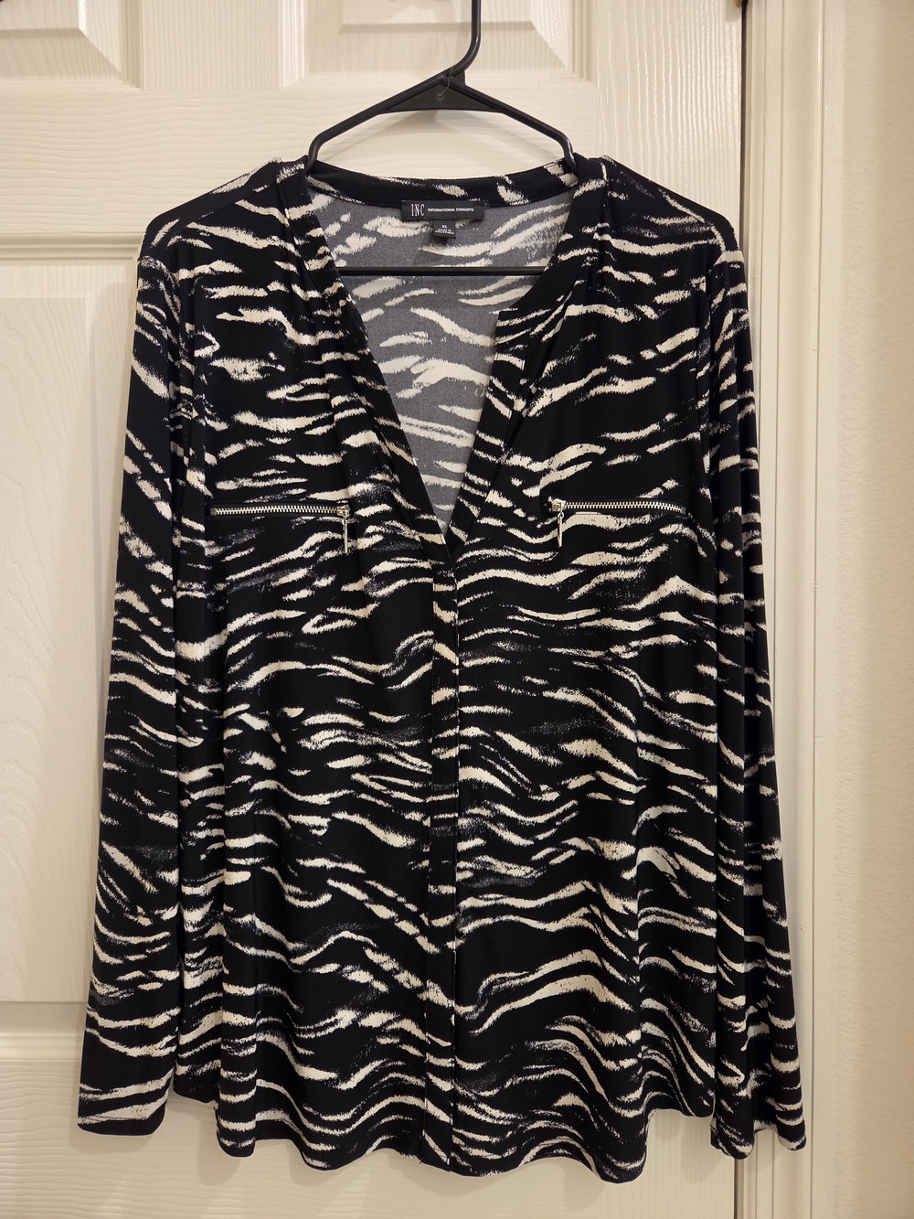 INC International Concepts Black & White Animal Print Zip-Pocket Blouse Size XL